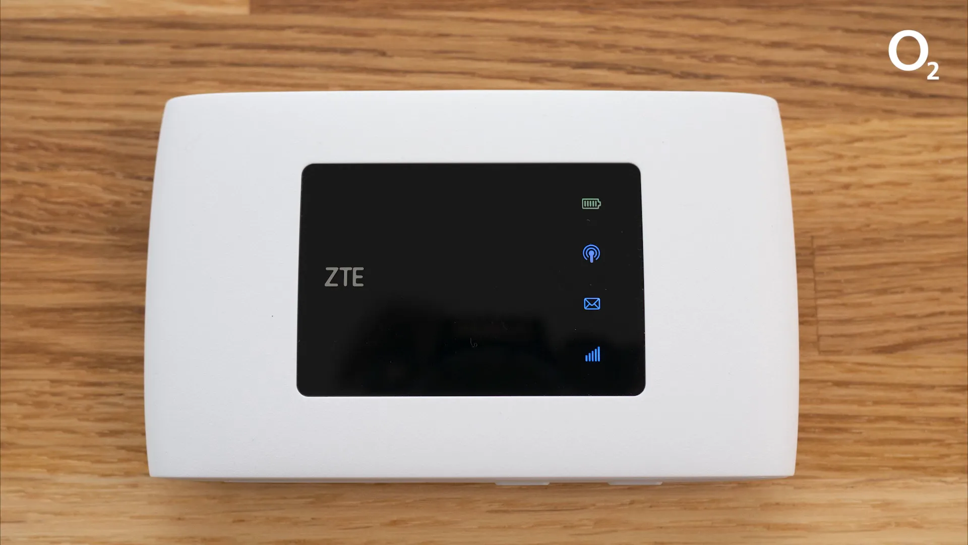 ZTE Hotspot Vorderseite mit Hinweispanel